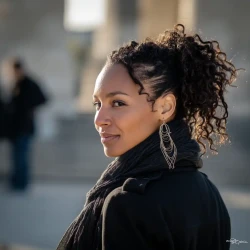 cheveux bouclés - séparation de côté