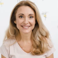 femme 60 ans visage ovale